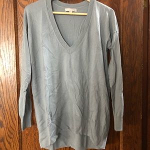 Long sleeve v-neck sweater